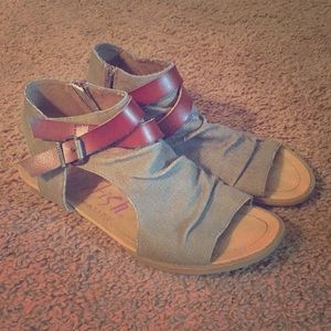 Cute hybrid sandal